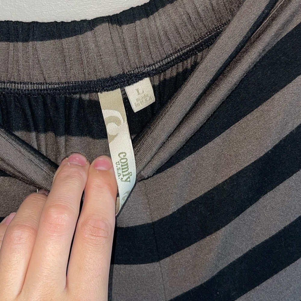 Comfy USA, pants , style: striped pants. Size, Large. - Picture 5 of 10